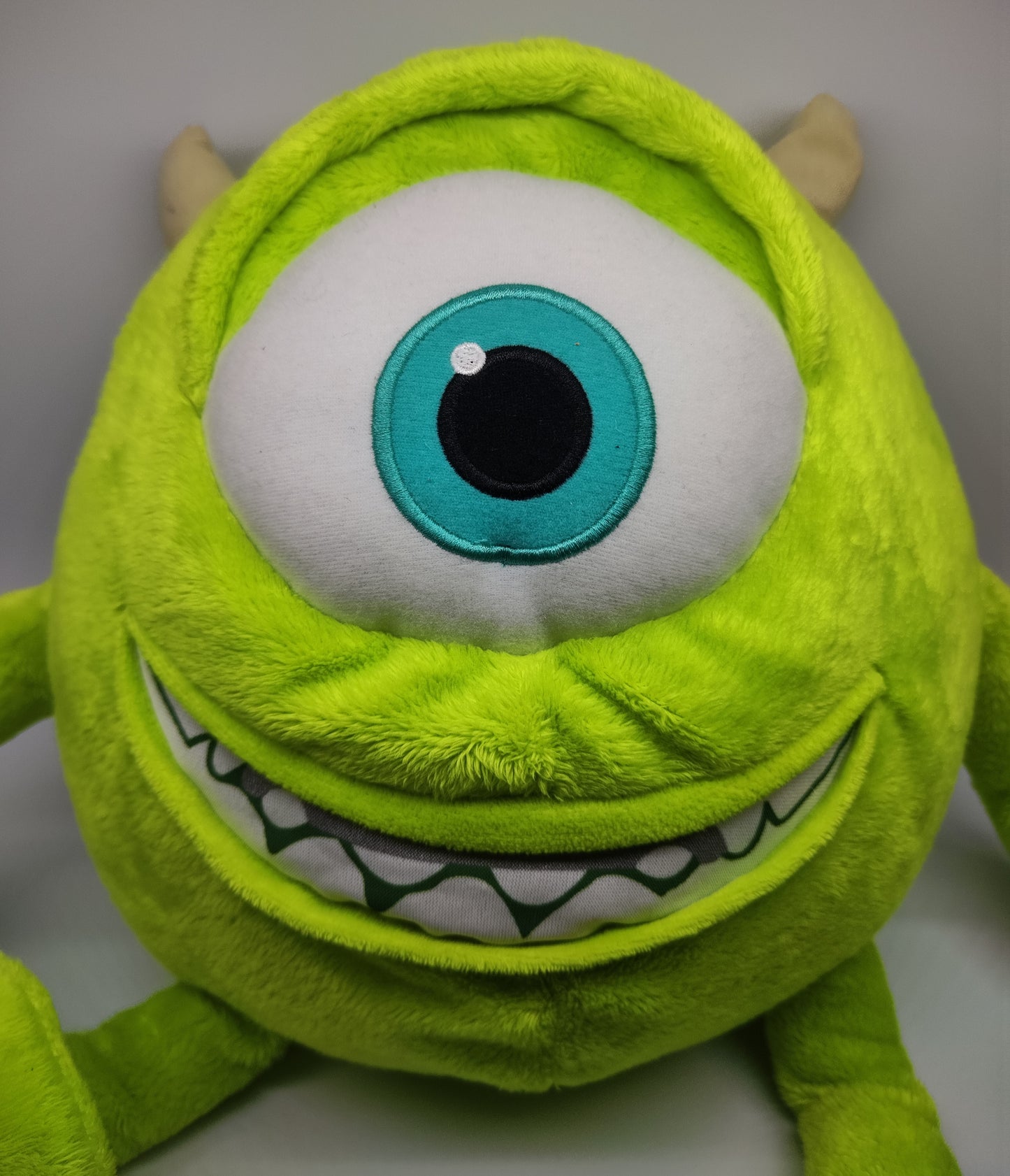 Peluche Mike Monsters & Co. 30cm